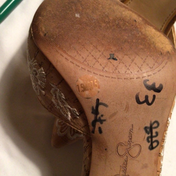 Jessica Simpson beige floral heels 7.5M great condition - Picture 6 of 8